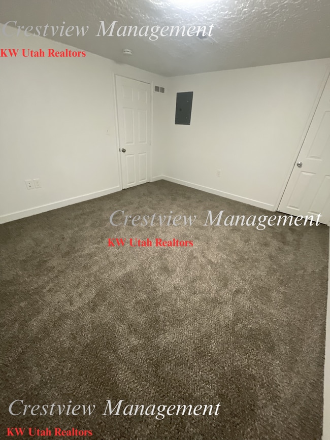 Building Photo - Martin Triplex