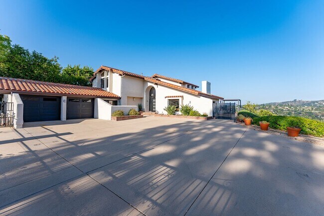 Building Photo - 4372 Park Vicente