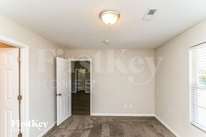 Building Photo - 2466 Shadow Valley Rd