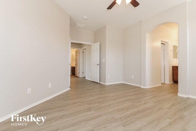 Building Photo - 17922 W Sunnyslope Ln