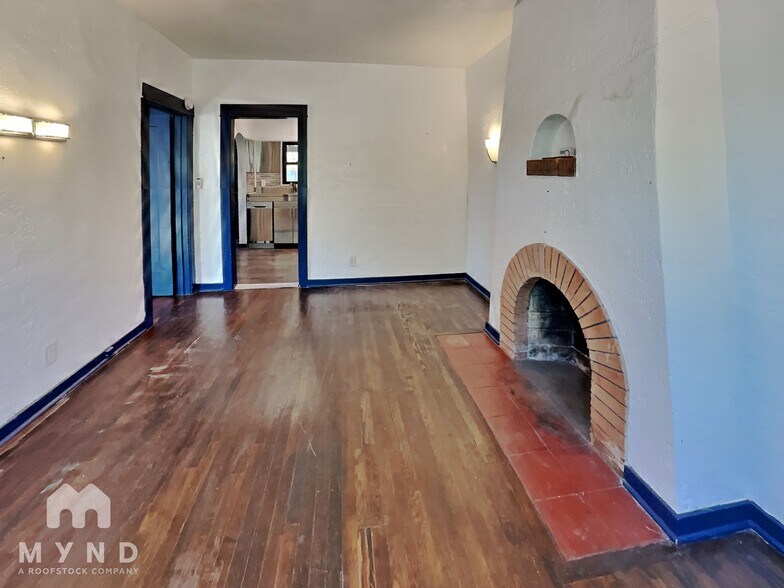 Building Photo - 312 E 19th St