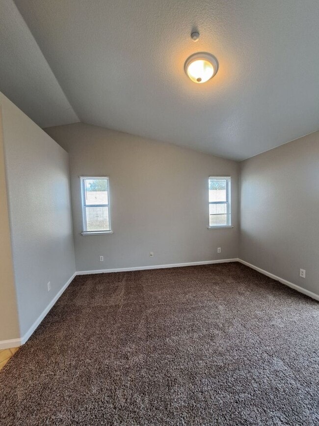 Building Photo - Move-In Special: First Month Free—Don’t Mi...
