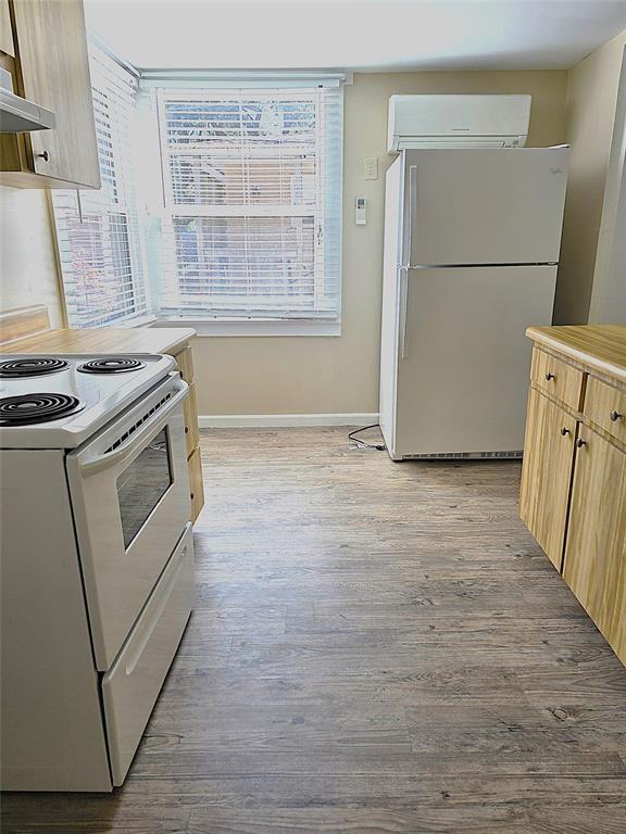 Building Photo - 533 S Glenwood Ave