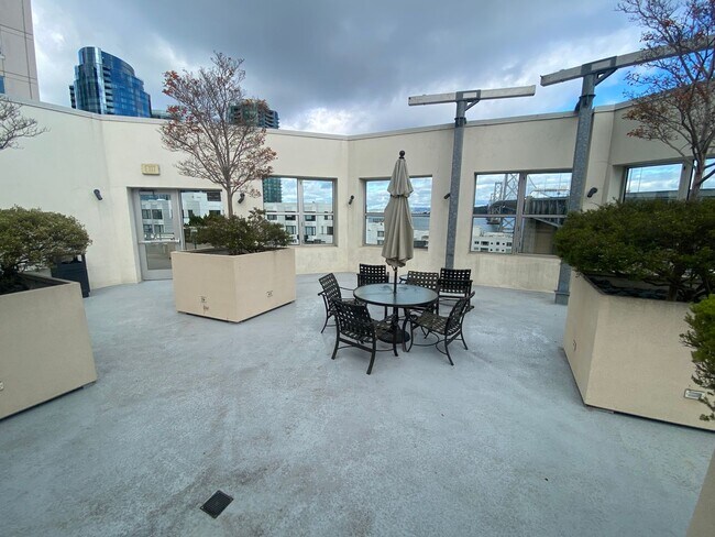 Building Photo - Epic REA: Fabulous 2 BR/2 BA South Beach C...