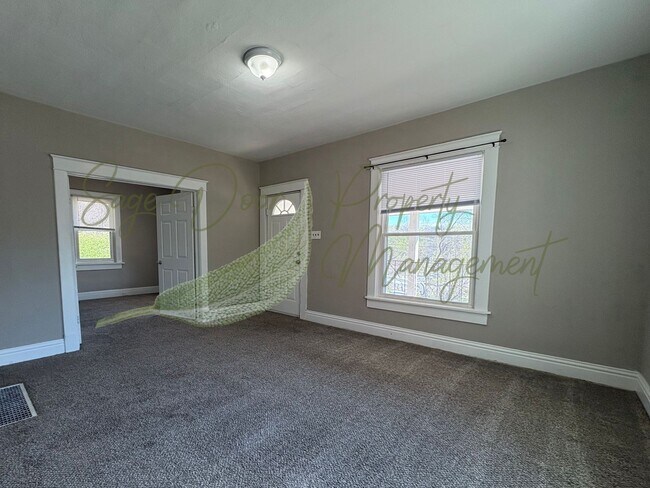 Building Photo - 102 Kansas City Ave S