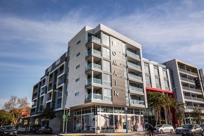 Building Photo - 7141 Santa Monica Blvd