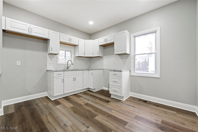 Building Photo - 4802 Gifford Ave