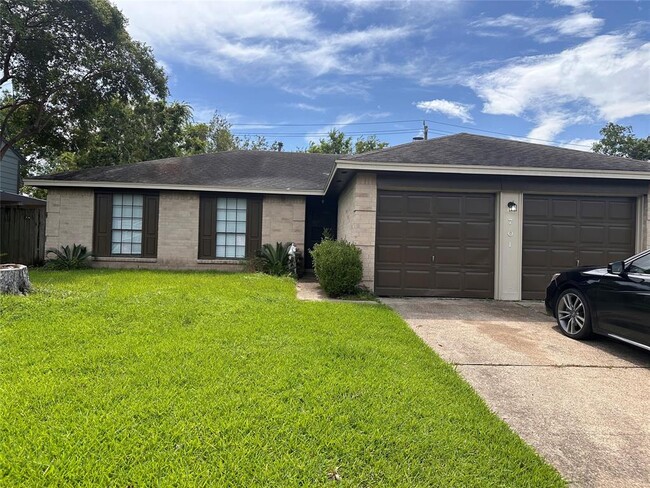 Primary Photo - 701 Canyon Springs Dr