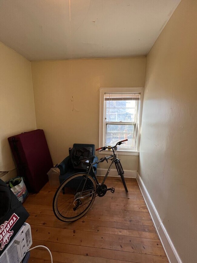 Building Photo - 626-26A E. Wright St.