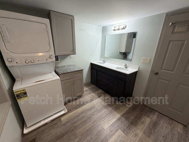 Building Photo - 34 N Lee St