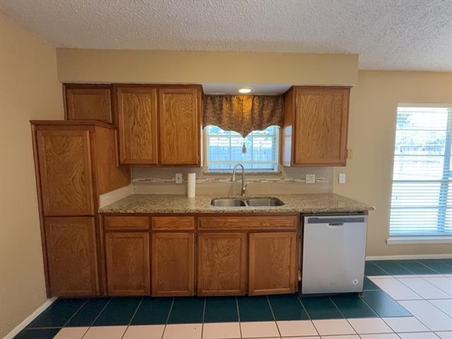 Building Photo - 5604 Ember Dr