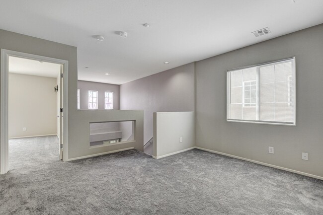 Building Photo - Beautiful 2 Story, 3 Bedroom Home Northwest!