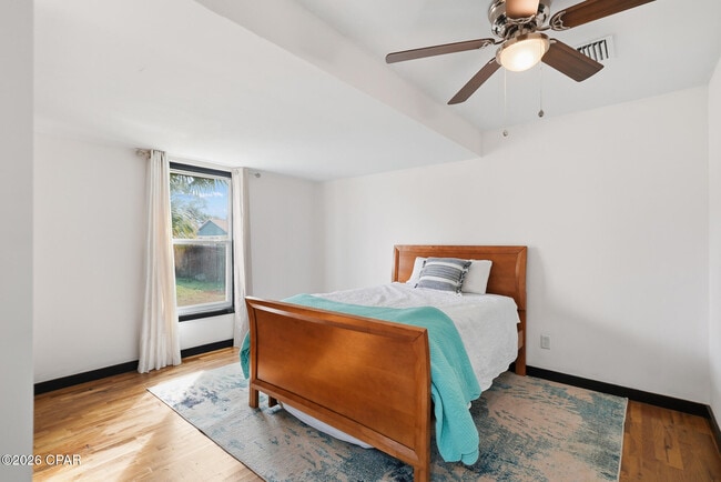 Building Photo - 1808 Chestnut Ave