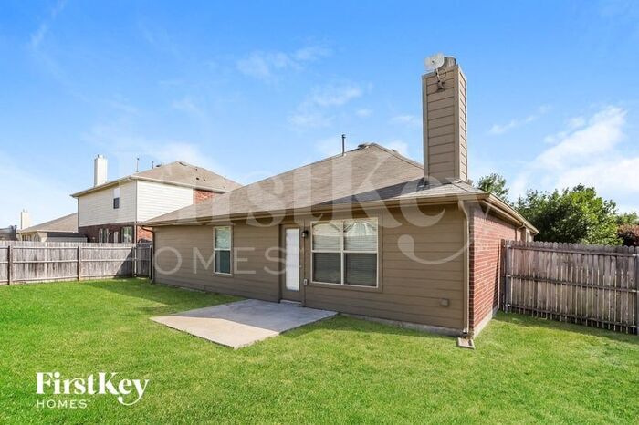 Building Photo - 206 Clydesdale St