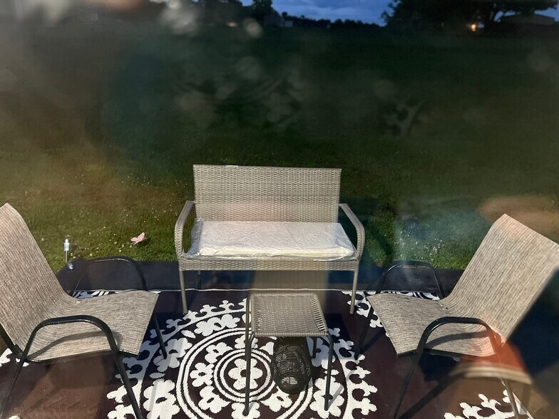 Back patio - 105 Mills Lndg