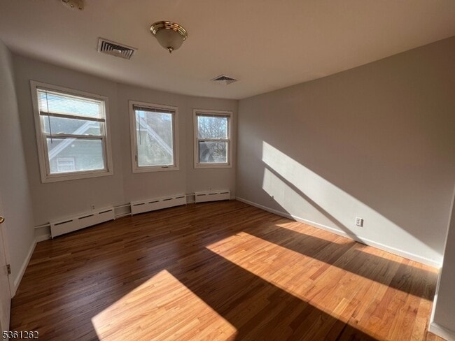 Building Photo - 43 S Willow St