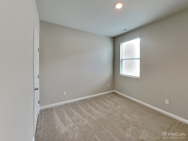 Building Photo - 4074 Beach Wy