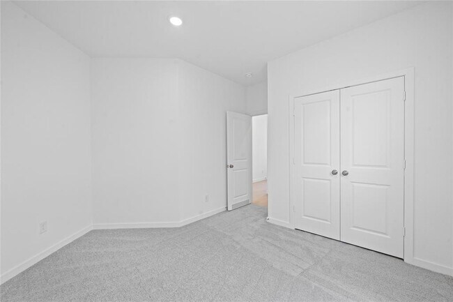 Building Photo - 16618 Golden Harvest Dr
