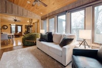 Building Photo - 521 Baywood Dr