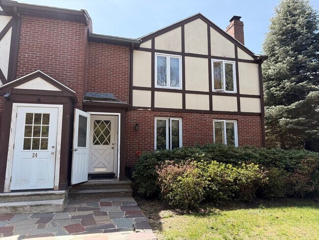 Building Photo - 26 Hammond Pond Pkwy