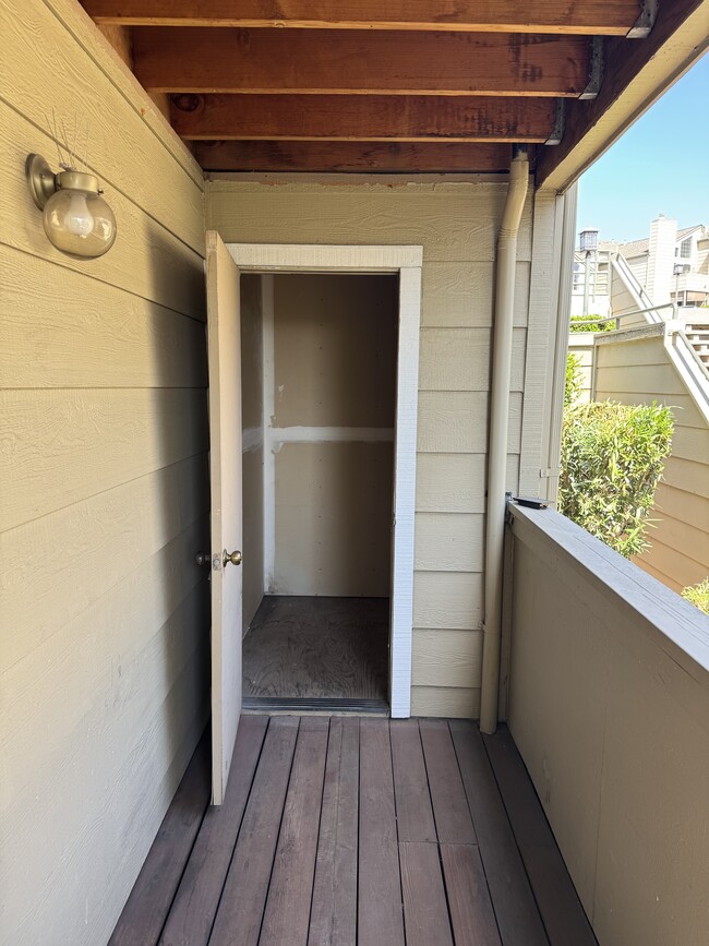 Building Photo - 582 Elk Ridge Way