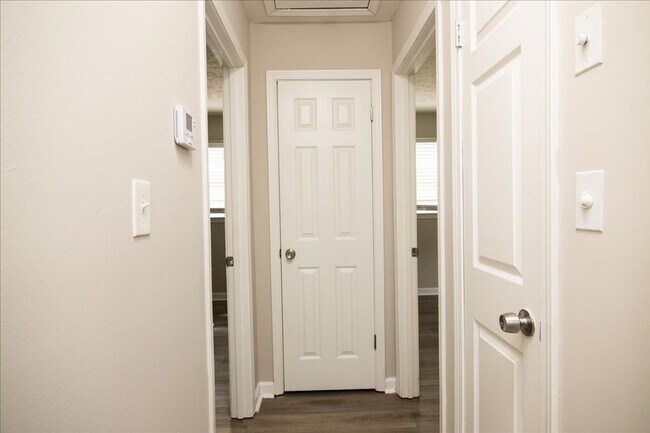 Building Photo - 3/2 Home in Cul-De-Sac w/ 2 Car Garage and Large Bonus Room