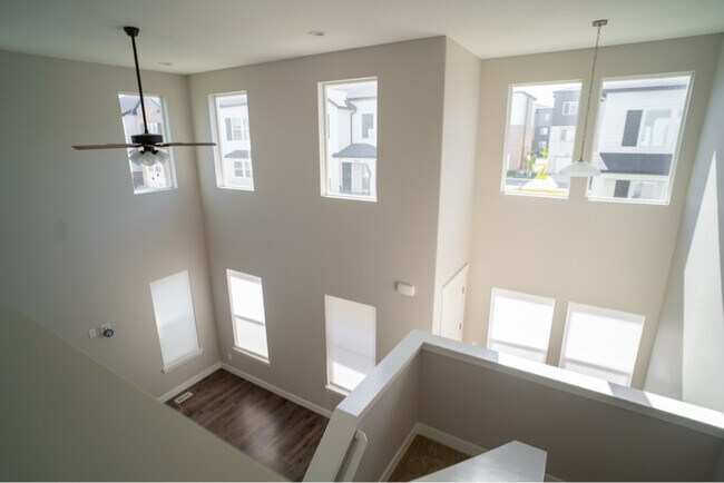 Building Photo - 1365 N 3740 W