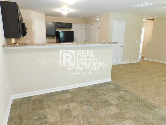 Building Photo - 10 Loblolly Ct