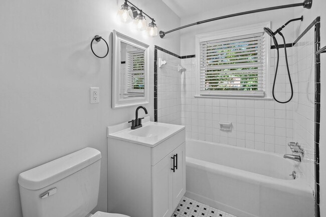 Building Photo - Newly Renovated Ranch Home In SE Raleigh! Pet Friendly!
