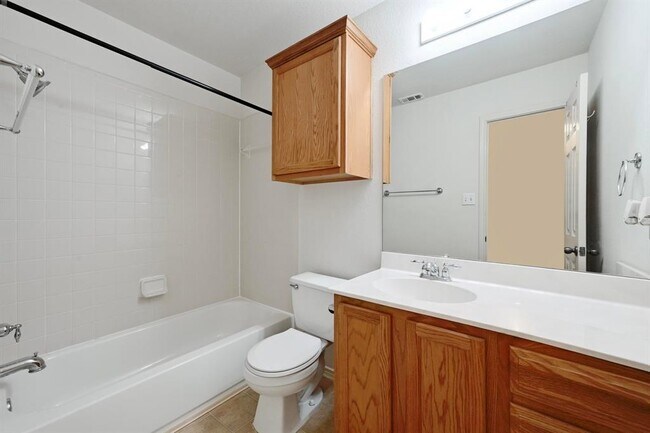 Building Photo - 2101 Keepsake Dr