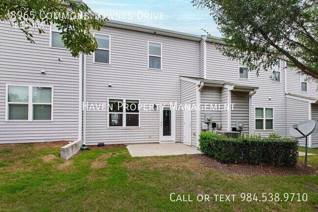 Building Photo - 8965 Commons Townes Dr