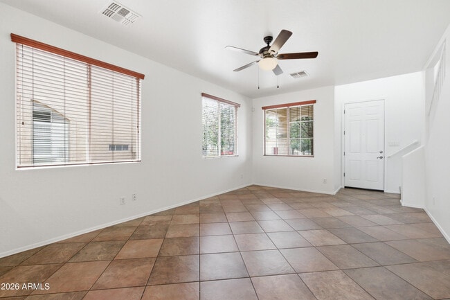 Building Photo - 4157 E Santa Fe Ln