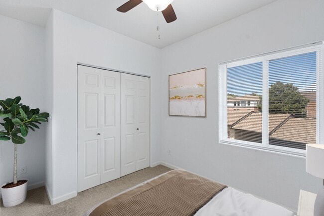 Building Photo - NEWLY REMODELED 2 BEDROOM 2 BATH CONDO
