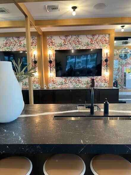 Building Photo - 47 NW 30th St