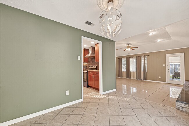 Building Photo - 13702 Ella Lee Ln