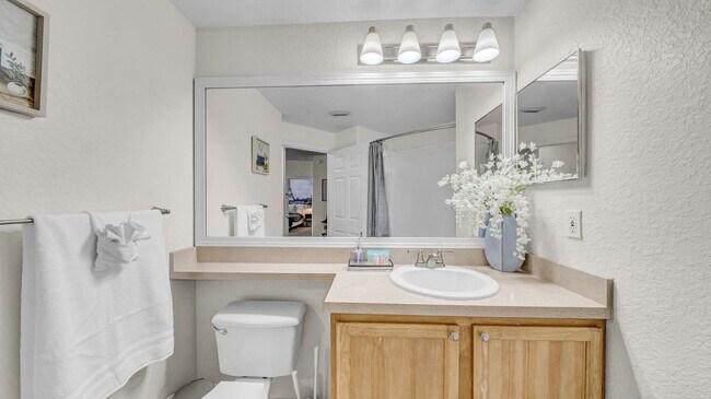 Building Photo - 9763 Magnolia Blossom Dr