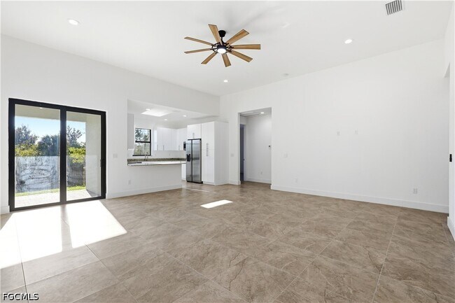 Building Photo - 1119 NW 28th Pl