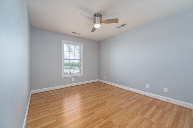 Building Photo - 623 Wyndhurst Dr
