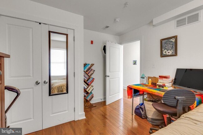 Building Photo - 1228 N 25th St