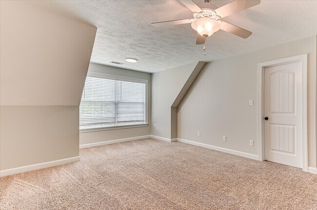 Building Photo - 1111 Sumter Landing Cir