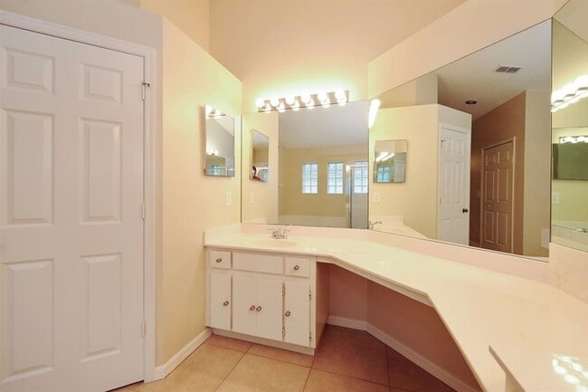 Building Photo - 3993 Jenita Dr