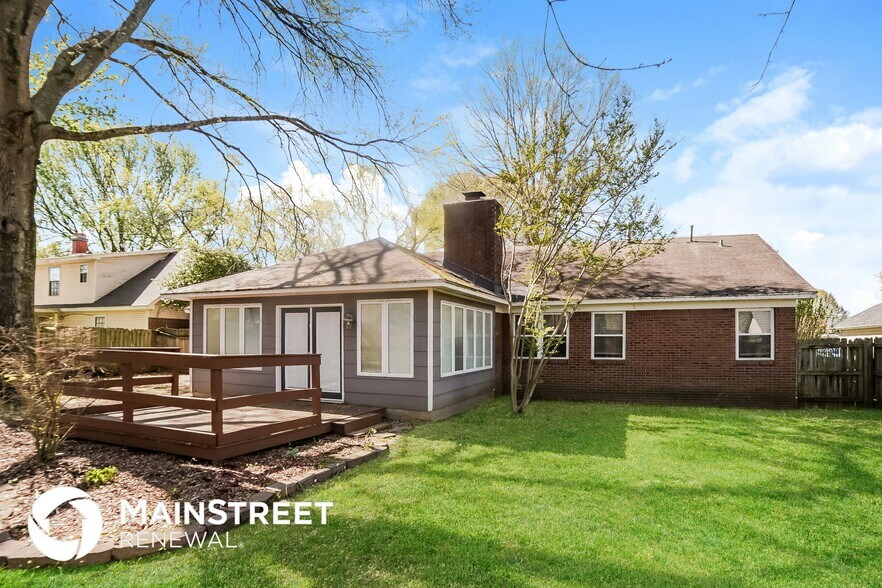 Building Photo - 6685 Blackthorn Dr