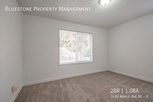 Building Photo - 2490 Maple Ave NE