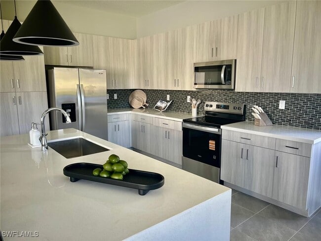 Building Photo - 5860 Agostino Way