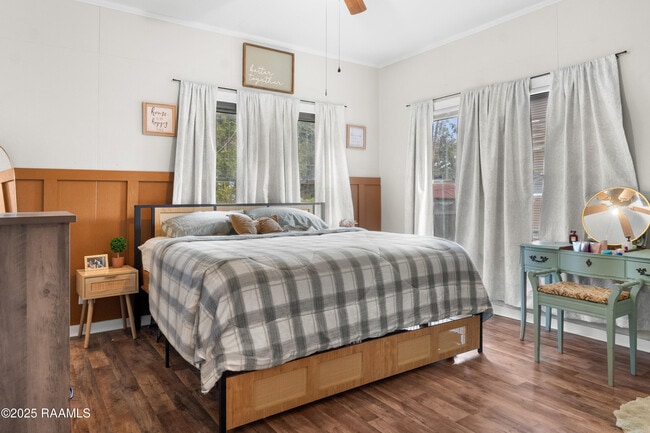 Building Photo - 501 Daspit St