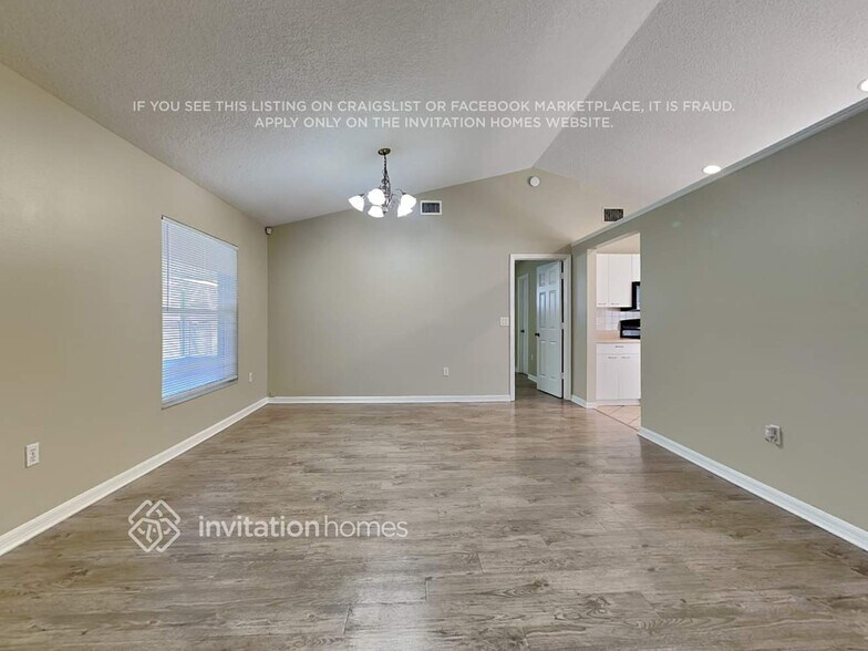 Building Photo - 1318 Lake Idamere Blvd