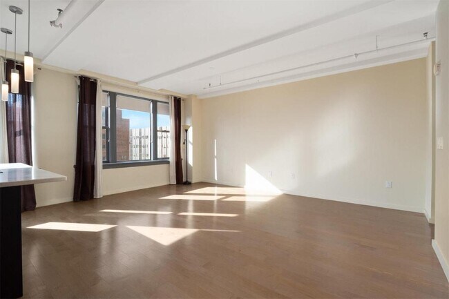 Building Photo - 915 Olive St