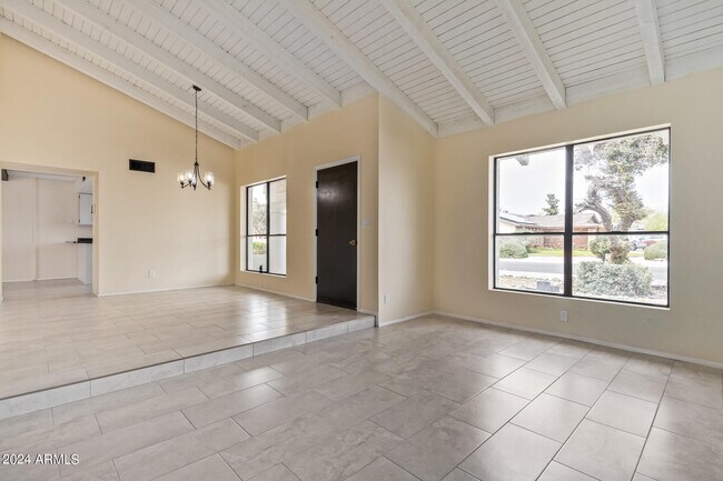 Building Photo - 3917 W Juniper Ave