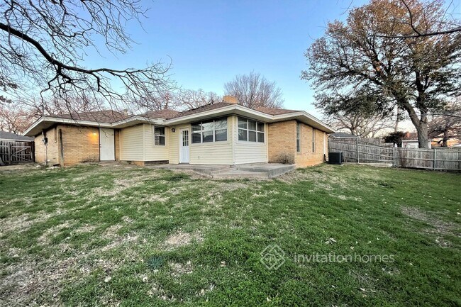 Building Photo - 713 Ridgewood Cir