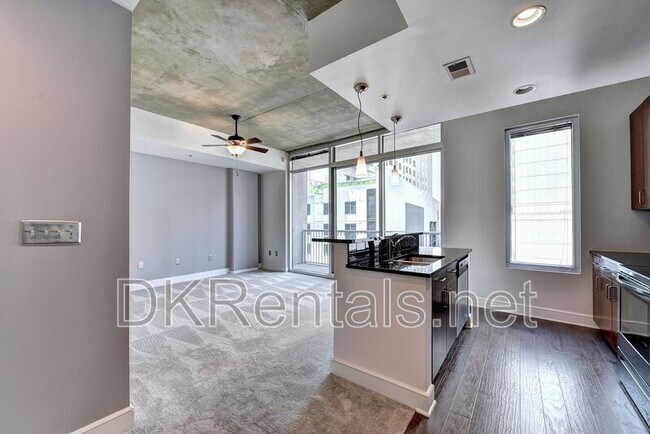 Building Photo - 44 Peachtree Pl NE